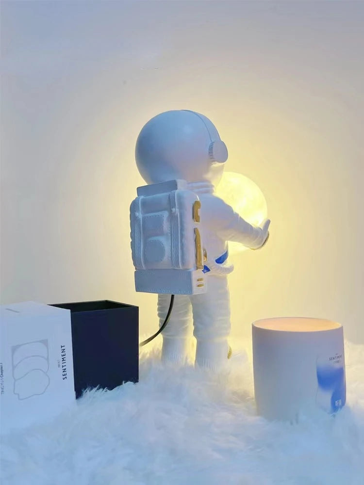 New Design Astronaut LED Wall Lamp
