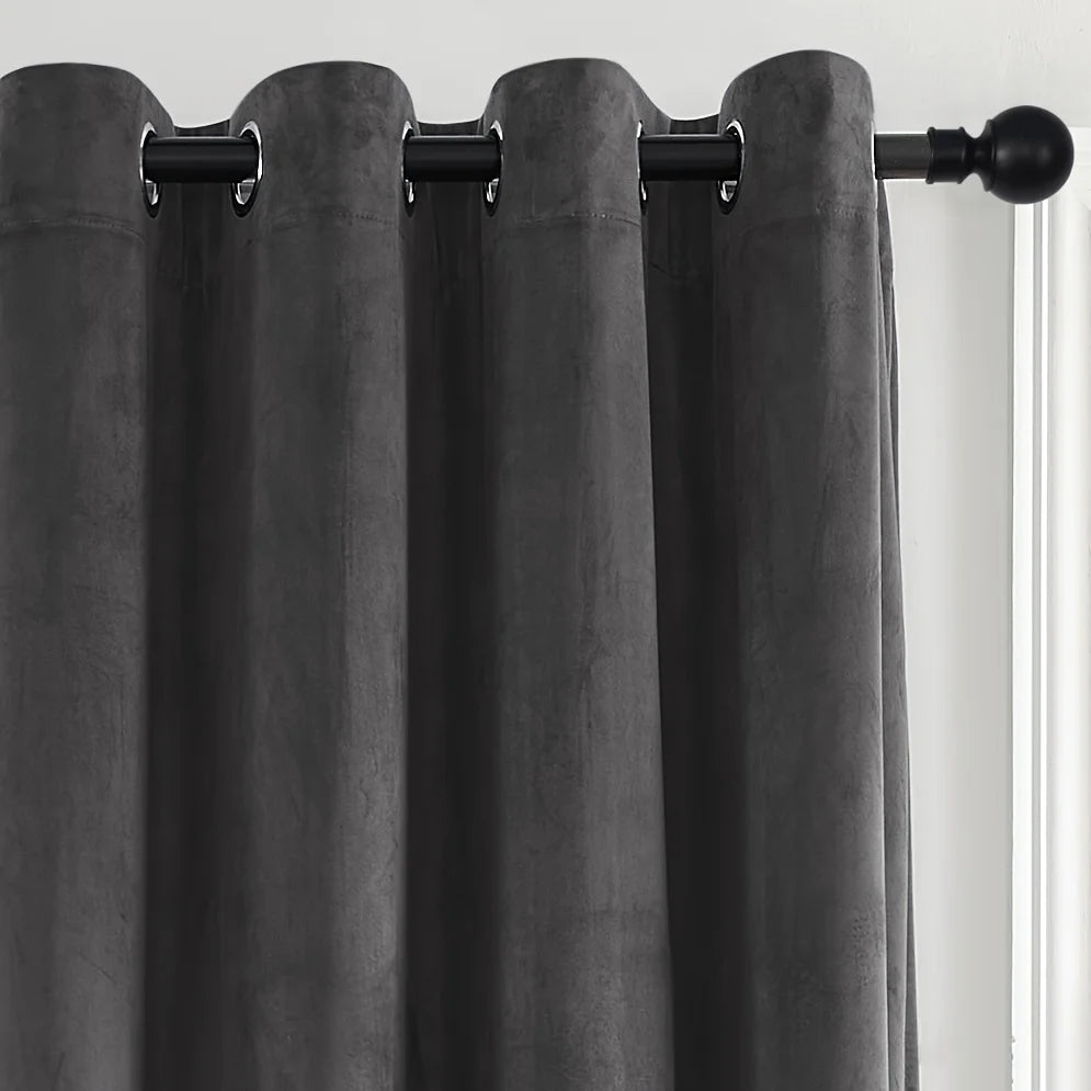 High-end Velvet Grommet Curtain