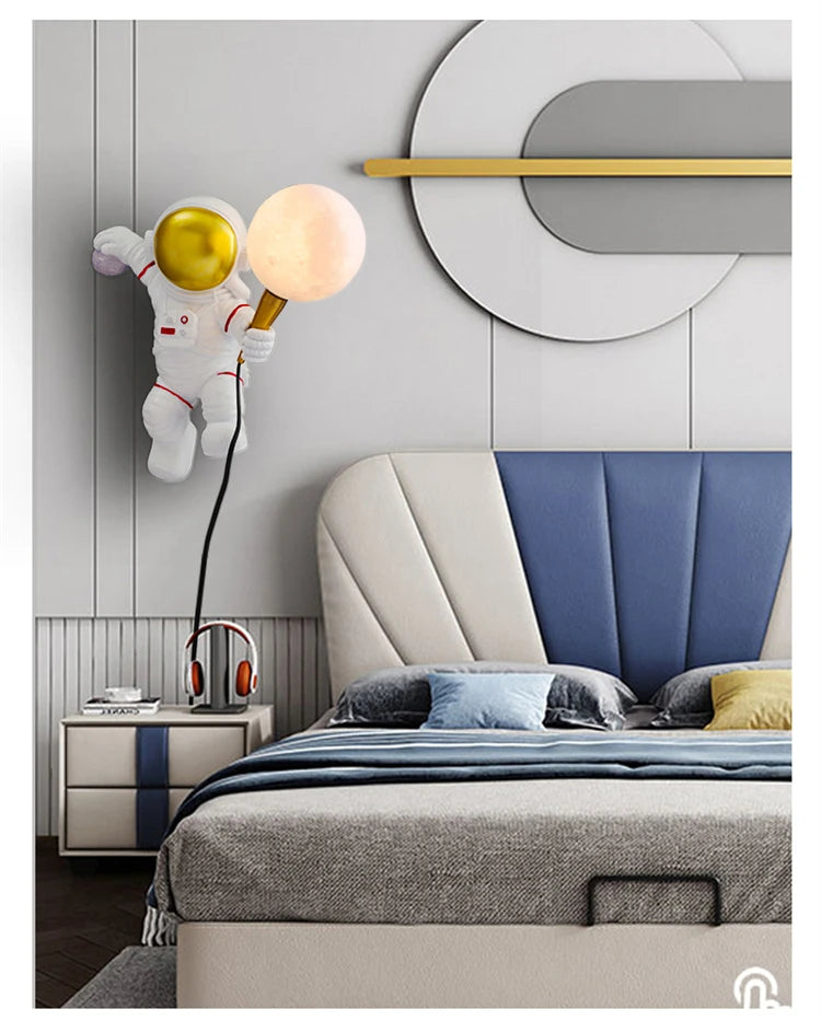 New Design Astronaut LED Wall Lamp