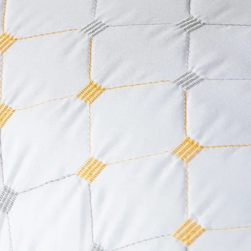 Non-collapse non-deformation high pillow